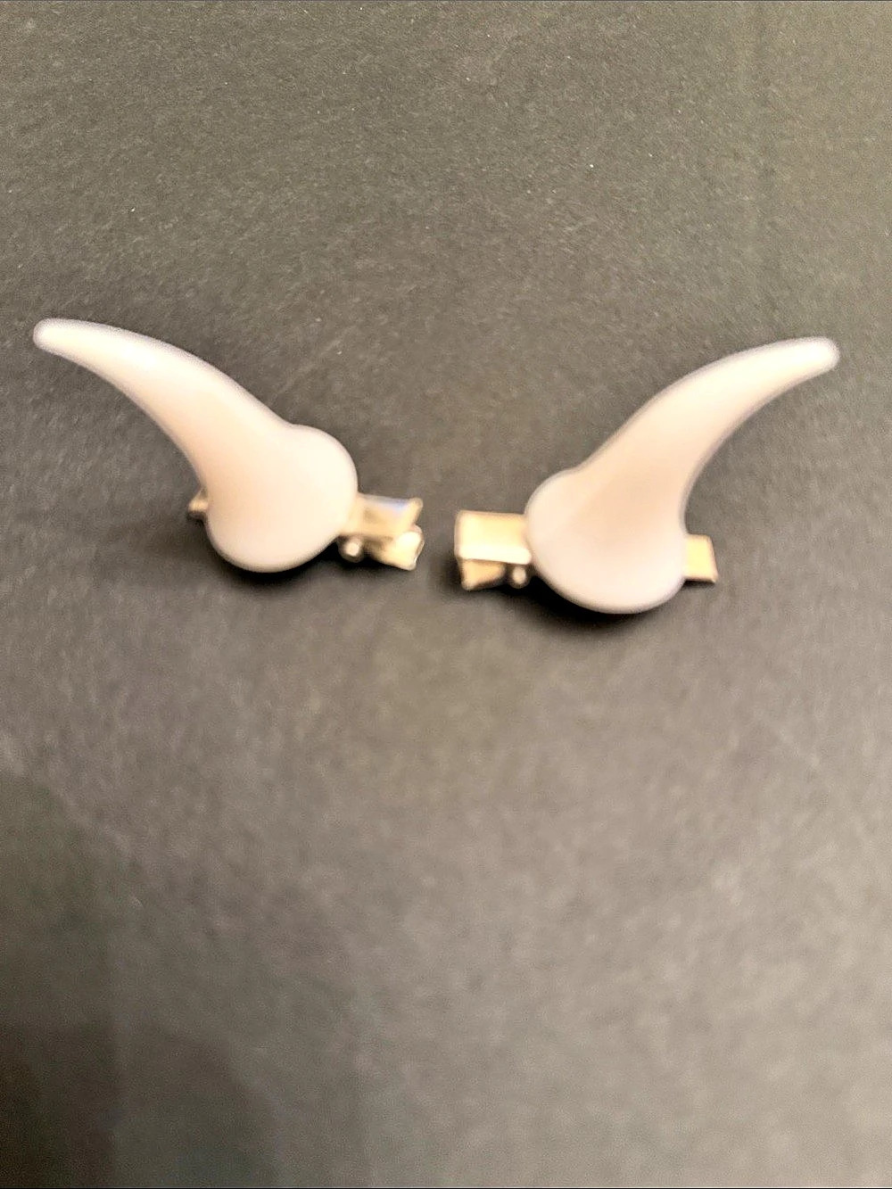 White Horn-Shaped Hair Clips NWT - Picture 2 of 4